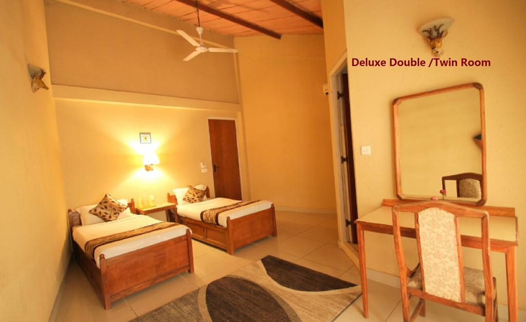 Baghmara Wildlife Resort Sauraha Bagian luar foto